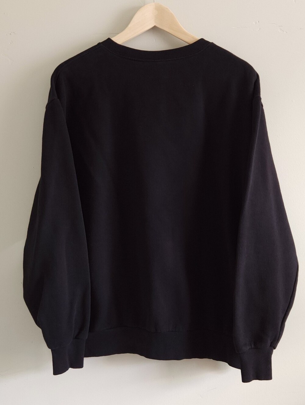 H&M Divided Black Crewneck Sweater with Purple & Green Luxurious Flavour Size M - Picture 4 of 8